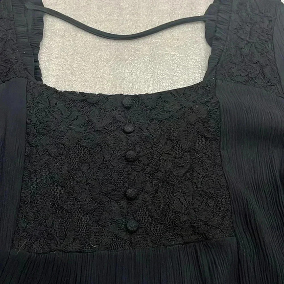 ❤️2/$30❤️[M]Kismet  Black Lace Trimed Square Neck LS Blouse - Picture 3 of 10